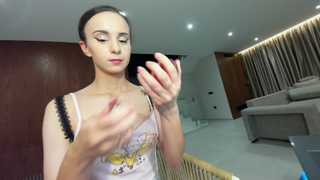 ehotlovea thumbnail