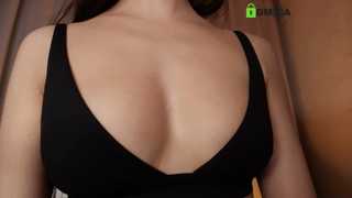 hollyextra thumbnail