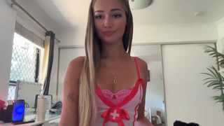 luvlivvyy thumbnail