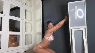 missemelia7 thumbnail
