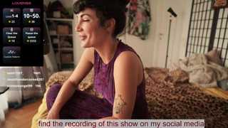 venus_in_jeans thumbnail
